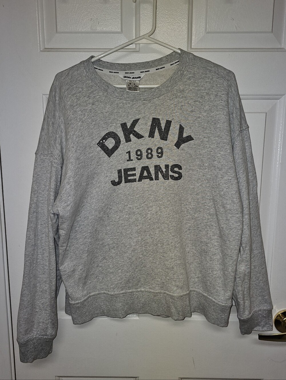 DKNY 1989 RHINESTONE LOGO CREW NECK  Sweatshirt
